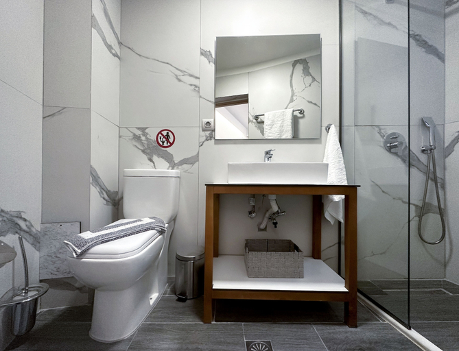 Bathroom 5, RodosRooms, South Aegean