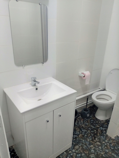 Bathroom 4, Hôtel Le Celtic, Allier