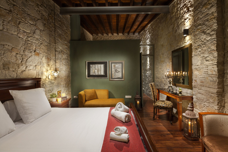 Bedroom 3, Oinoessa Traditional Boutique Houses