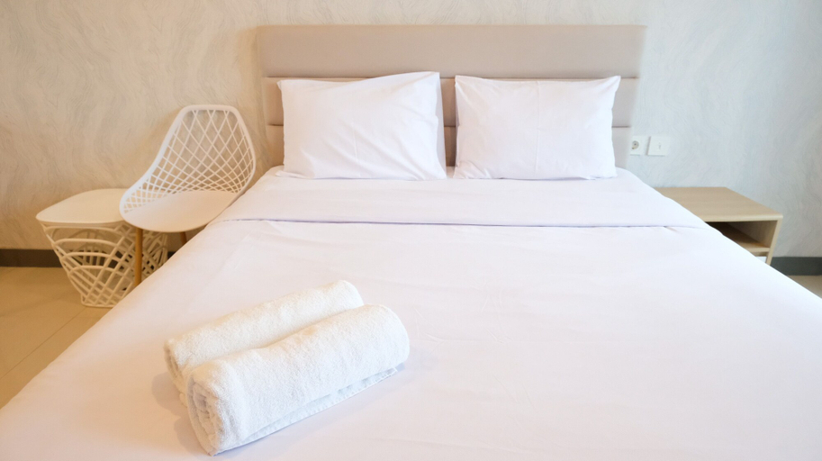 Room 2, Cozy Stay Studio Connected With Mall At Supermall Mansion Apartment, Surabaya