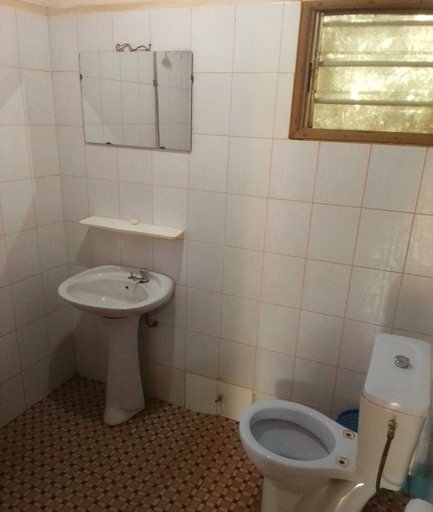 Bathroom, Centre AYIFA Hôtel, Abomey-Calavi