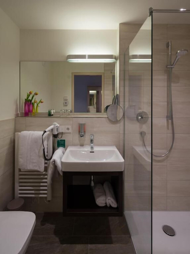 Bathroom 5, Garni Hotel Schumacher, Esslingen