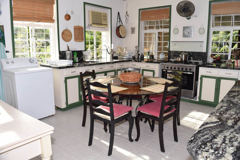 Food & Drinks 4, Barbados Chi Guest House