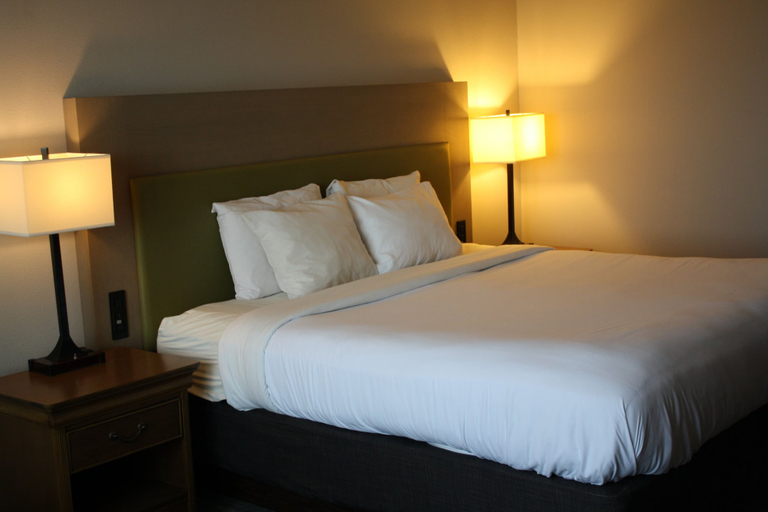 Bedroom 3, Country Inn & Suites by Radisson, Salina, KS, Saline