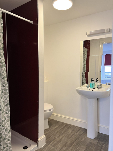 Bathroom 2, The Sun Inn, Cumbria