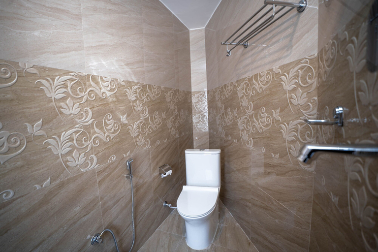Bathroom 5, Airport Himalaya Boutique Hotel, Bagmati