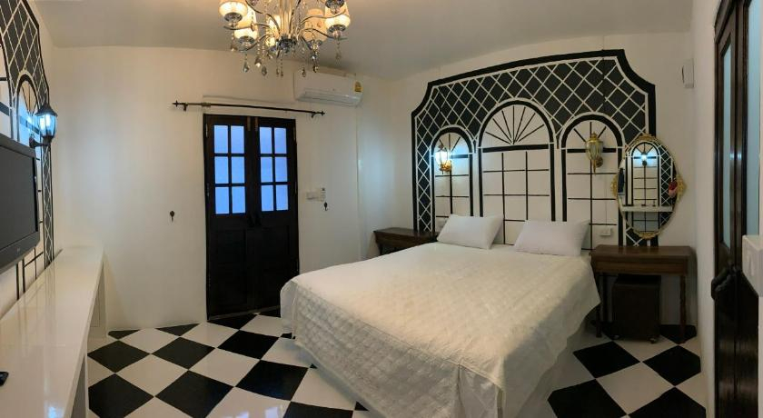 Bedroom 3, At Night, Muang Chumphon