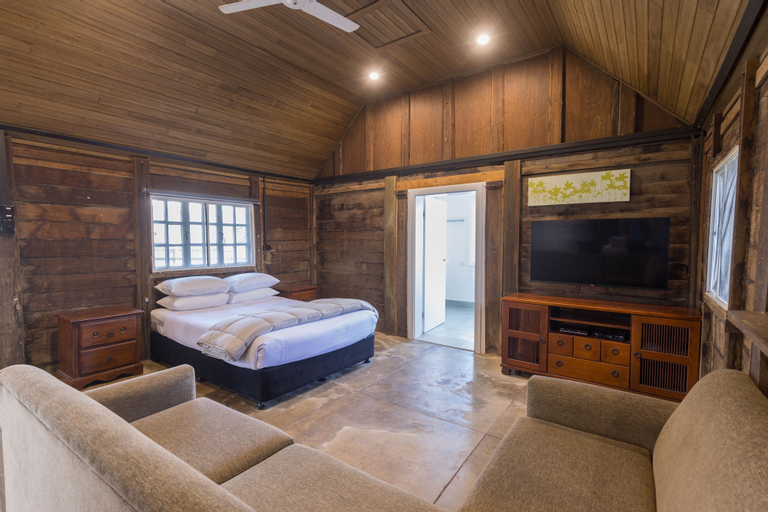 Bedroom 3, NRMA Lake Somerset Holiday Park, Kilcoy