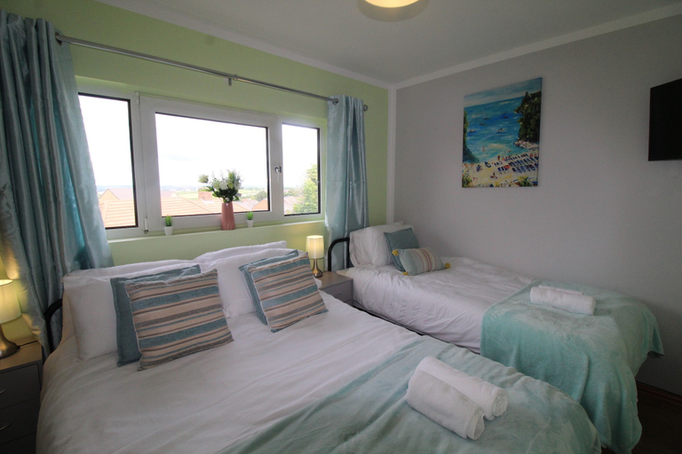 Bedroom 2, Raynald House, Sheffield