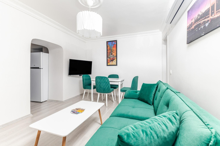Others 4, Comfortable Spacious Flat in Besiktas, Beşiktaş