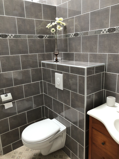 Bathroom 5, Maison de Midi, Aude