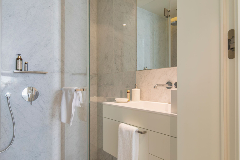 Bathroom 3, Ando Living Santa Justa 79 House, Lisbon