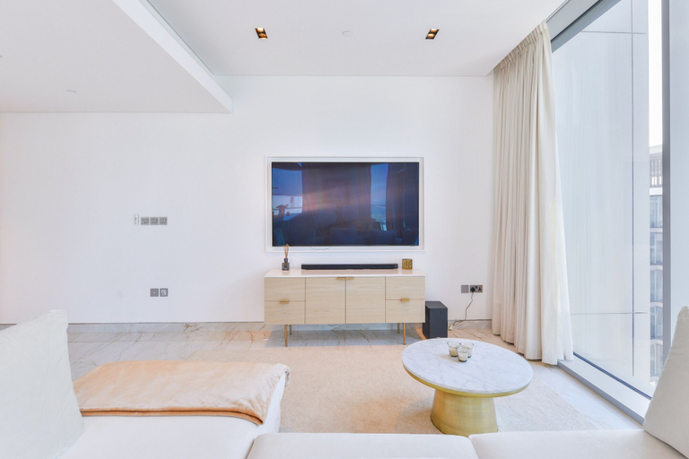 Living area 3, Luxury 2BR plus maids room in Bluewaters, Dubai