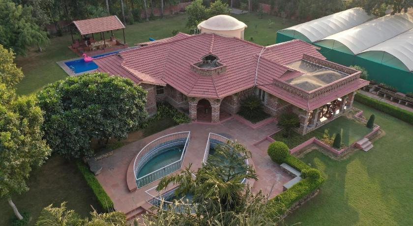 Sport & Beauty 3, The Orchard Farm - An Luxury Villa with Private Pool near Gurgoan, Mewat