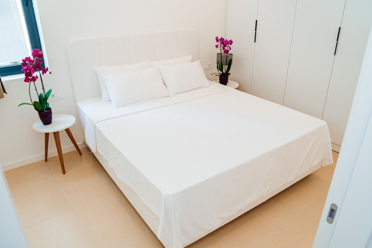 Bedroom 3, Sunraf Luxe Apartments