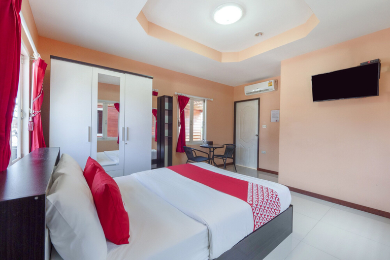 Bedroom 2, OYO 1166 Train Way Resort, Si Racha