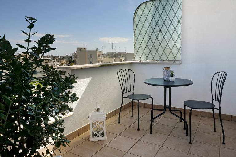 Others 4, B&B Belvedere, Lecce