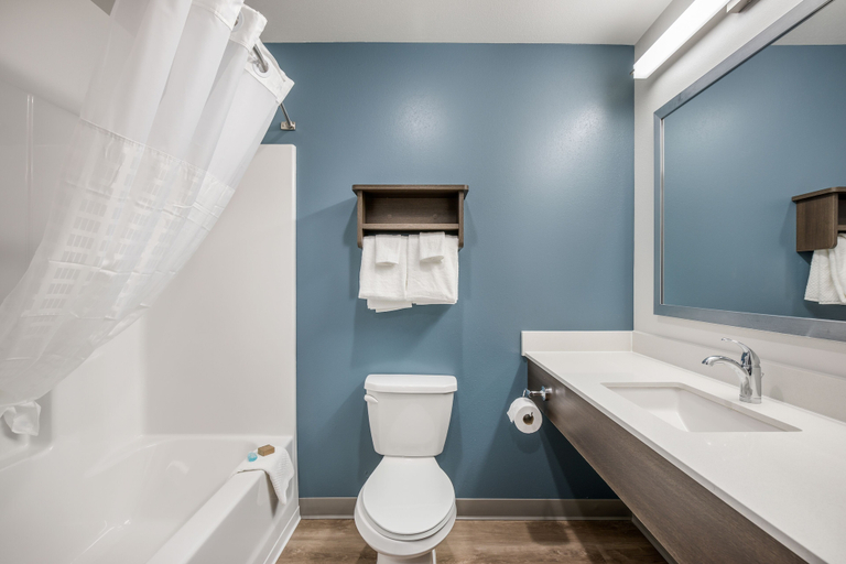 Bathroom 4, WoodSpring Suites Libertyville - Chicago, Lake