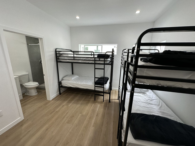 Bedroom 2, RoamHub Residences, Los Angeles