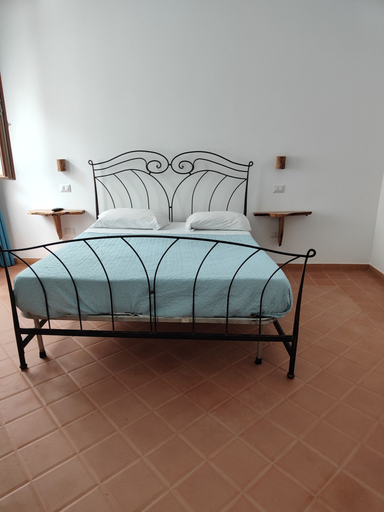 Bedroom 2, Serramezzana, Salerno