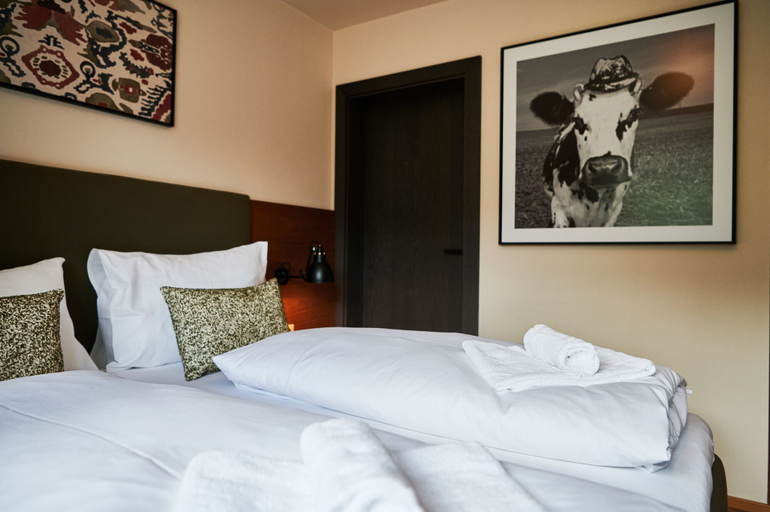Bedroom 3, EVI APARTMENTS via we rent, Zell am See