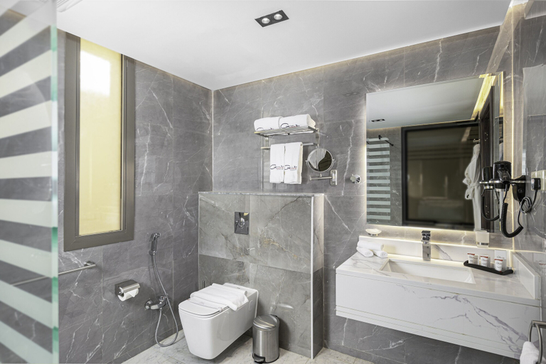 Bathroom 5, Seven Gardens Hotel, Riyadh