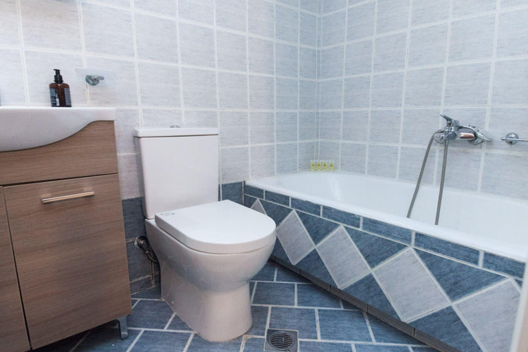 Bathroom 5, Family Friendly Comfort 3 Bd in Kifisia, Attica