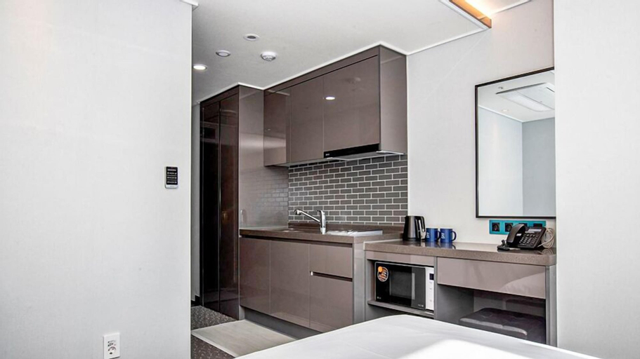 Dining Room 25