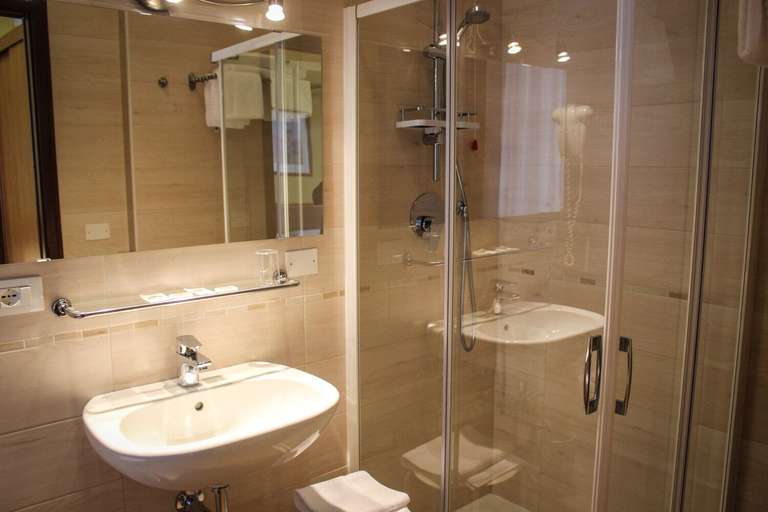 Bathroom 4, Hotel Centrale, Padua