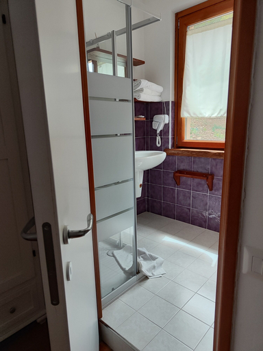 Bathroom, Serramezzana, Salerno