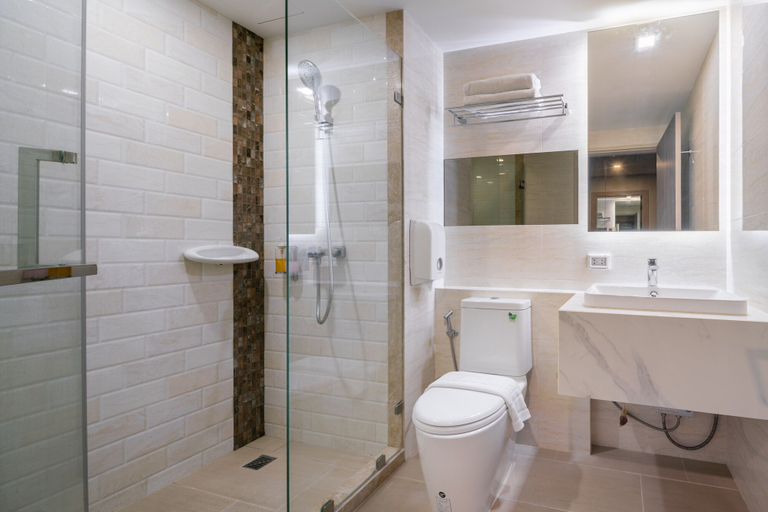 Bathroom 4, Samyan Serene Hotel, Bang Rak