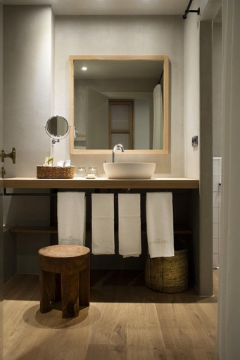 Bathroom 5, Hotel Peralada Wine Spa & Golf, Girona