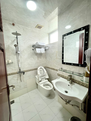 Bathroom 5, LIBRA HOTEL, Móng Cái