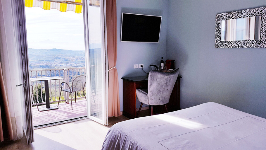 Bedroom 2, Villa Bellavista Alba, Cuneo