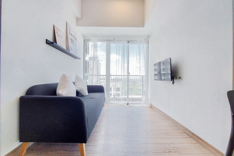 Living area 4, Good Deal 1Br Casa De Parco Apartment Near Aeon Mall, Tangerang Selatan