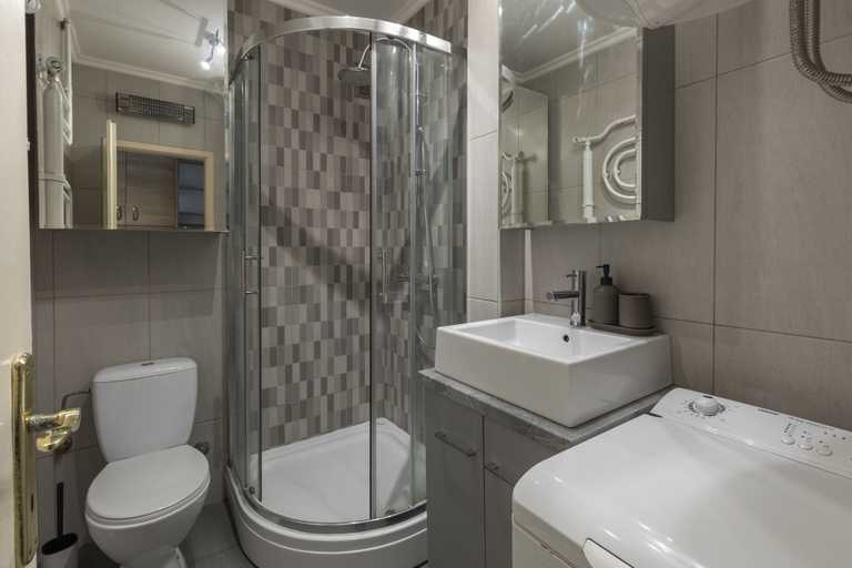 Bathroom 4, Belgrade Center Apartment, Belgrade