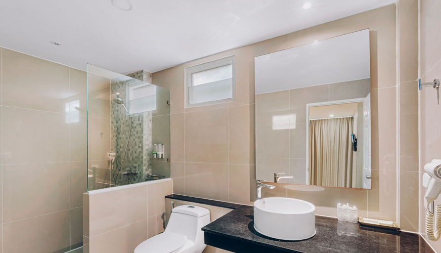 Bathroom 4, Combo Beach Hotel Samui, Ko Samui