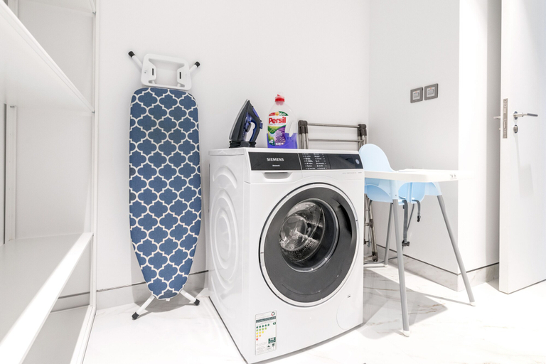 Laundry, Luxury Beachfront 2BR w Stunning SeaView, Dubai