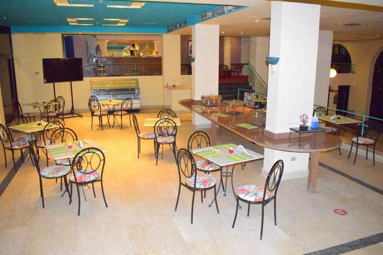 Food & Drinks 5, Mer Rouge, Al-Ghurdaqah