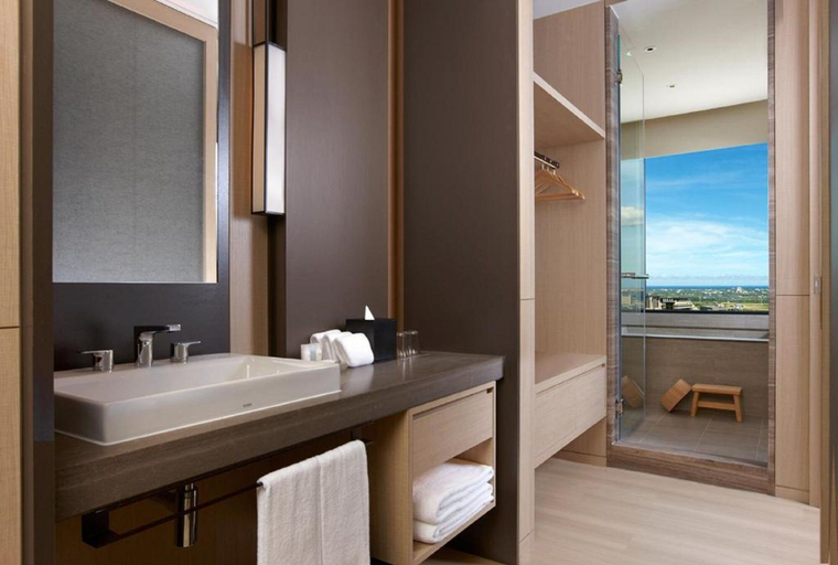 Bathroom 5, Mu Jiao Xi Hotel, Yilan