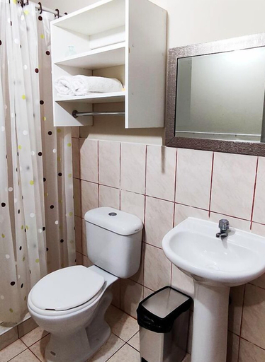 Bathroom, Leveint Executive Hotel, Coronel Portillo