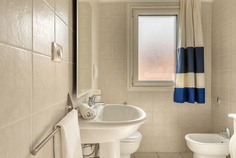 Bathroom 4, Residence a Marinella a 450 mt dal mare, Olbia-Tempio