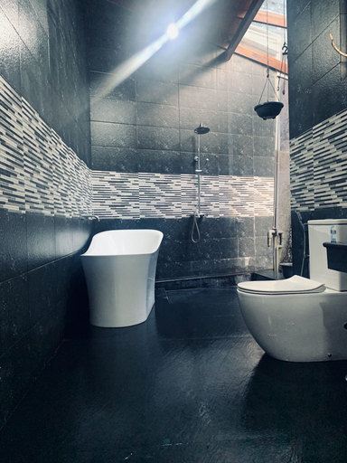 Bathroom 4, Jungle City Hostel, Galle Four Gravets