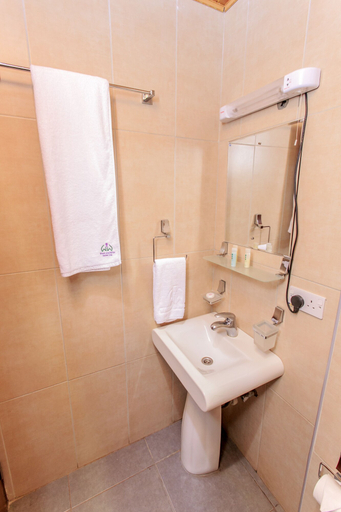 Bathroom 4, Wash and Wills Hotel, Mbale