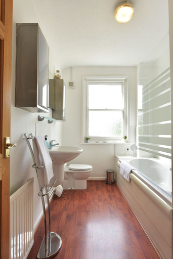 Bathroom 4, Saint Peters, Kent