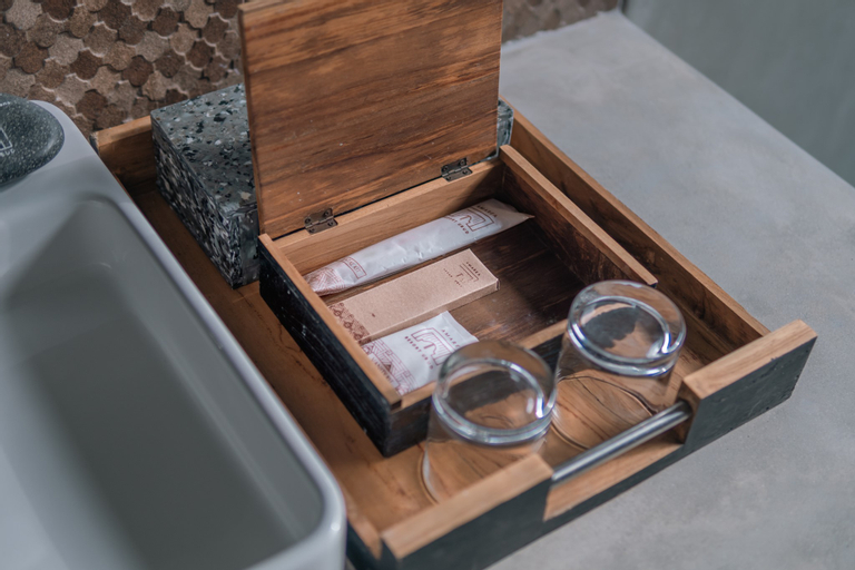 Amenities 25