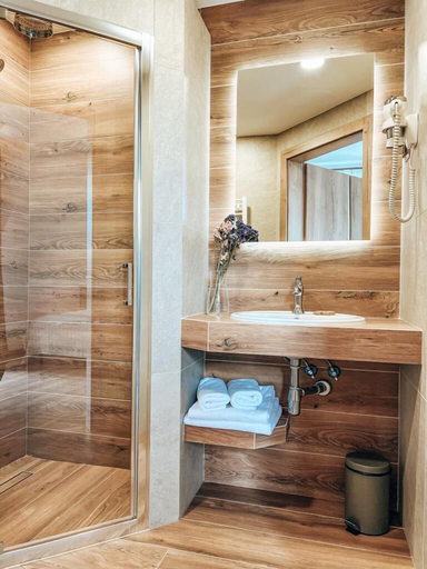 Bathroom 3, Końska Dolina, Gorlice