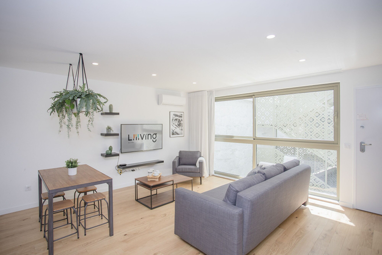 Others 4, NAX Apartment D by Liiiving, Porto