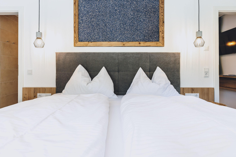 Bedroom 2, M1 - Mountain Living, Zell am See