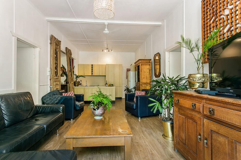Others 4, Jaspers Apartments, Byron